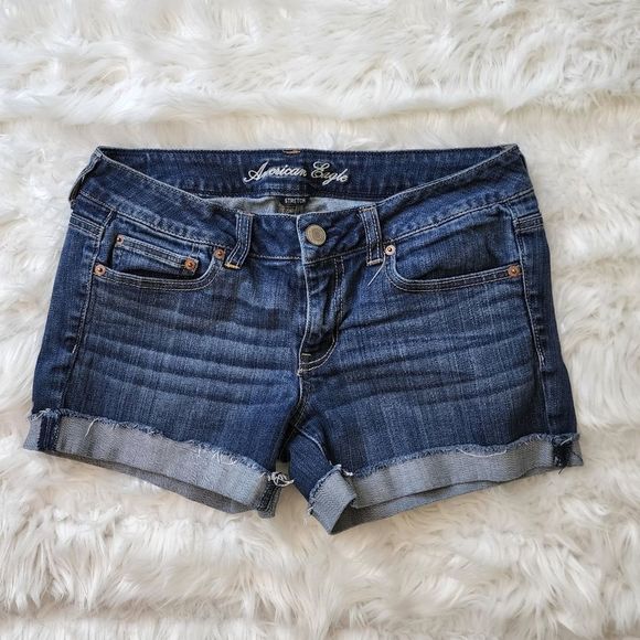 American Eagle Outfitters Pants - AEO Women's Shorts Stretch Cuffed Hem Sz 8